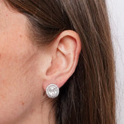 Orecchini in Metallo Lobo Tondo Cesellato Strass