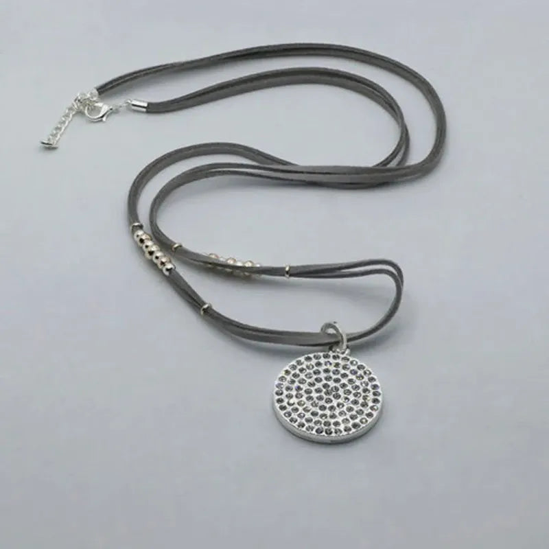 Collana in Metallo con medaglietta e cristalli