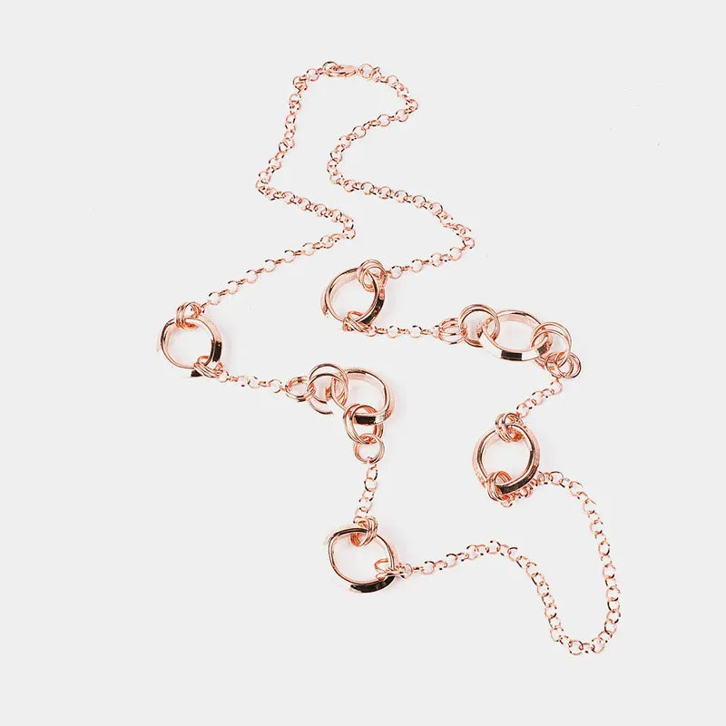 Collana in Metallo a catena lunga impreziosita da elementi lucidi