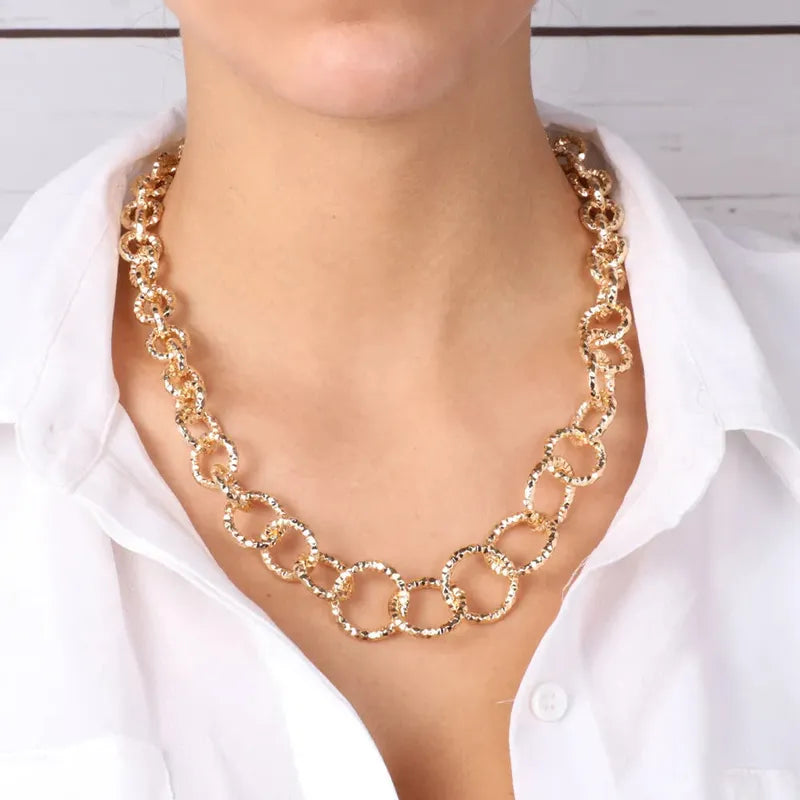 Collana in Metallo girocollo a catena con lavorazione martellata