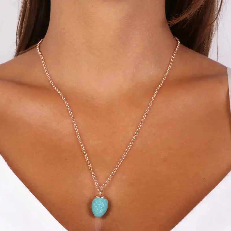 Collana in Metallo con pendente a forma di pigna portafortuna smaltata turchese