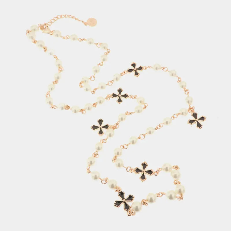 Collana in Metallo con perle bianche impreziosite da croci con cristalli neri