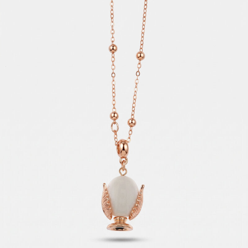 Collana in Metallo con pumo portafortuna smaltato color bianco - BYSIMON gioielli