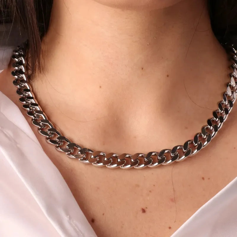 Collana in Metallo con intrecci di catene