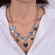 Collana in Metallo con fiori blu e cuori pendenti