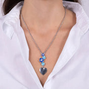 Collana in Metallo con fiori blu e cuori pendente