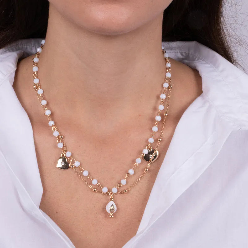 Collana in Metallo con perle e pumo portafortuna smaltato color bianco BYS - gioiello BySimon