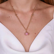 Collana in Metallo con dado rosa