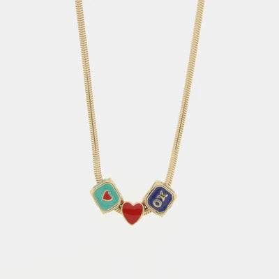 Collana in Metallo con cuore rosso e dadi