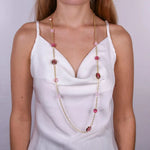 Collana in Metallo lunga con cristalli e perle rosa - BYSIMON gioielli