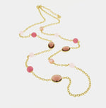 Collana in Metallo lunga con cristalli e perle rosa - BYSIMON gioielli
