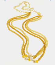 Collana in Metallo lunga con perline e perle gialle