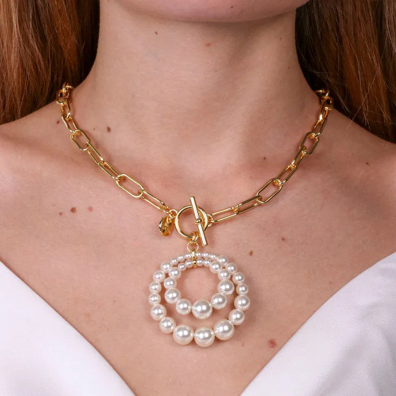 Collana in Metallo con chiusura t-bar con doppio cercio di perle prendente - BYSIMON gioielli