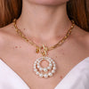 Collana in Metallo con chiusura t-bar con doppio cercio di perle prendente - BYSIMON gioielli