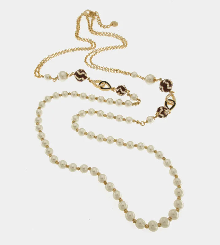 Long metal necklace with pearls