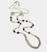 Collana in Metallo con perle bianche e nere  e multifilo