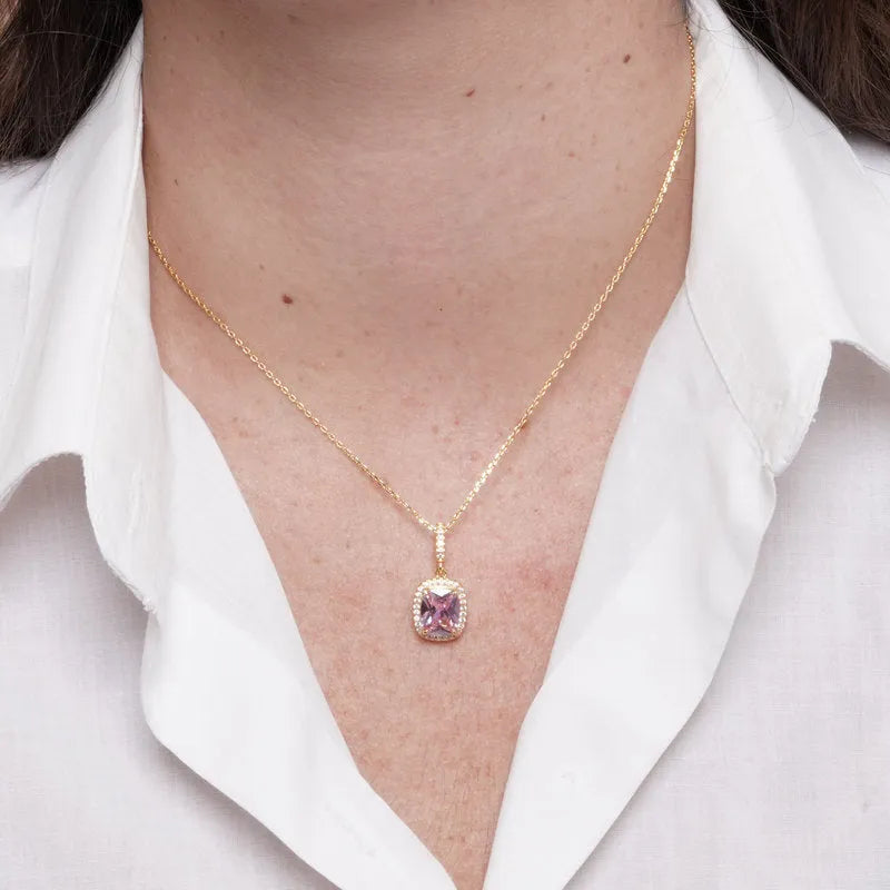 Collana in Metallo quadrato rosa - BYSIMON gioielli