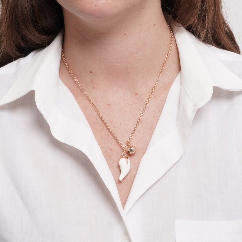 Collana in Metallo corno bianco con sonaglio - BYSIMON gioielli