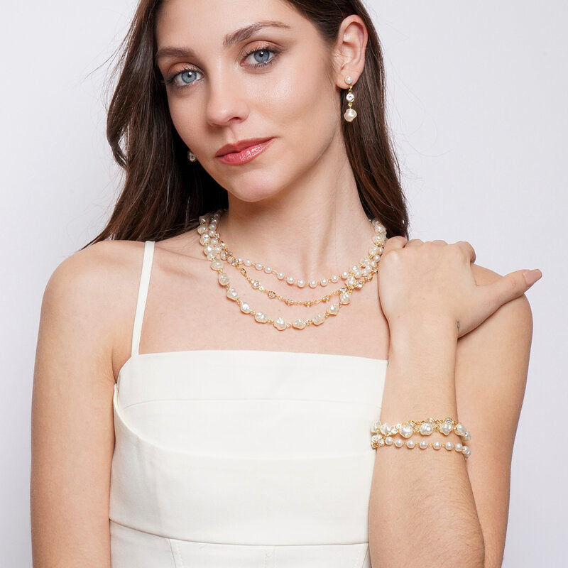 Set coordinato - Collana in Metallo multifilo con perle e cristalli