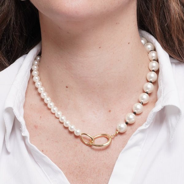 Collana in Metallo cerchi intrecciati con perle - BYSIMON gioielli