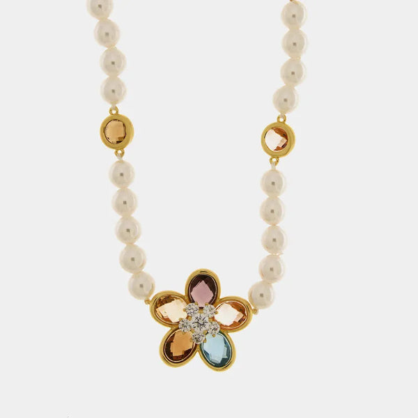 Collana in Metallo in metallo con filo di sfere lisce color avorio e pendente centrale a forma di fiore con petali in cristallo multicolore - BYSIMON gioielli