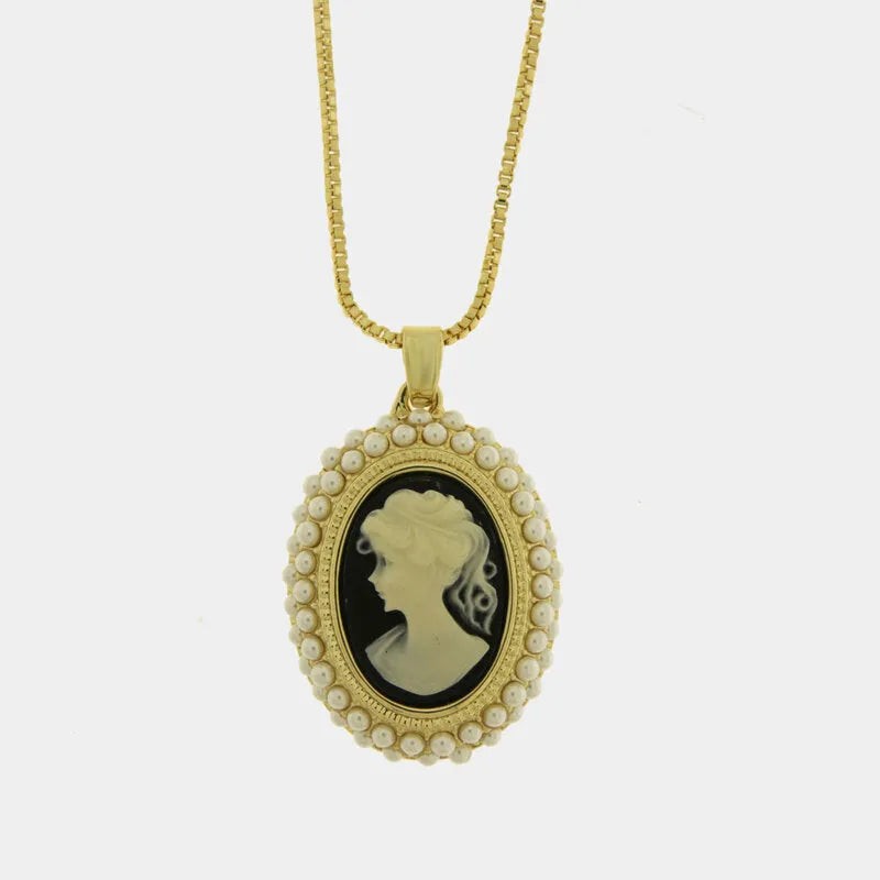 Collana in Metallo con cammeo e pietre bianche