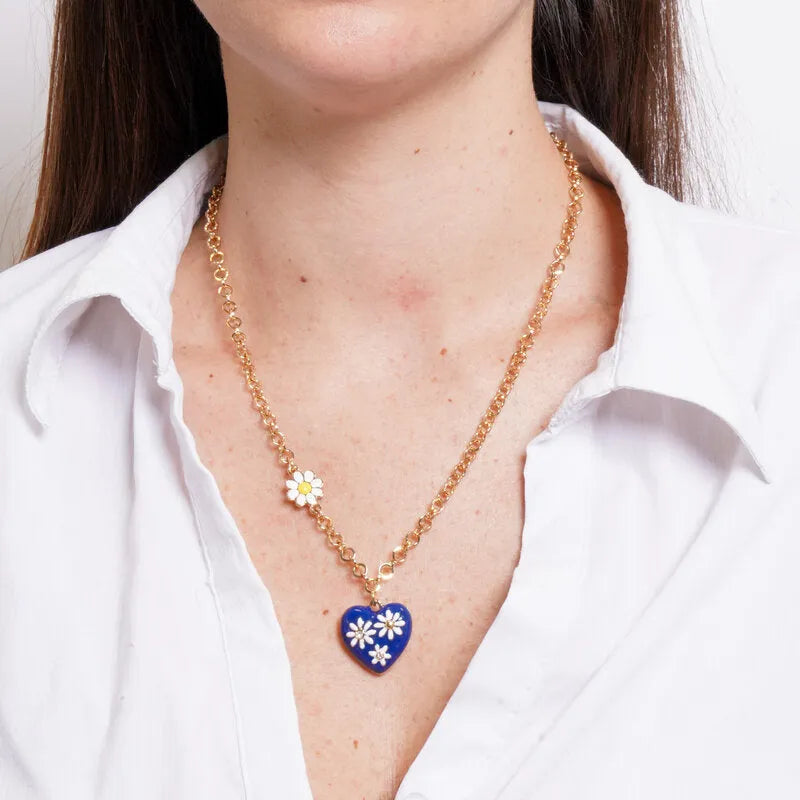 Collana in Metallo catena dorata cuore smaltato blu navy margherite bianche Capri