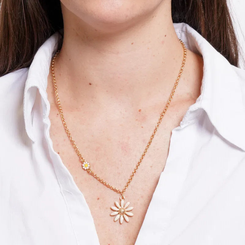 Collana in Metallo catena dorata margherita smaltata cipria centro martellato Capri