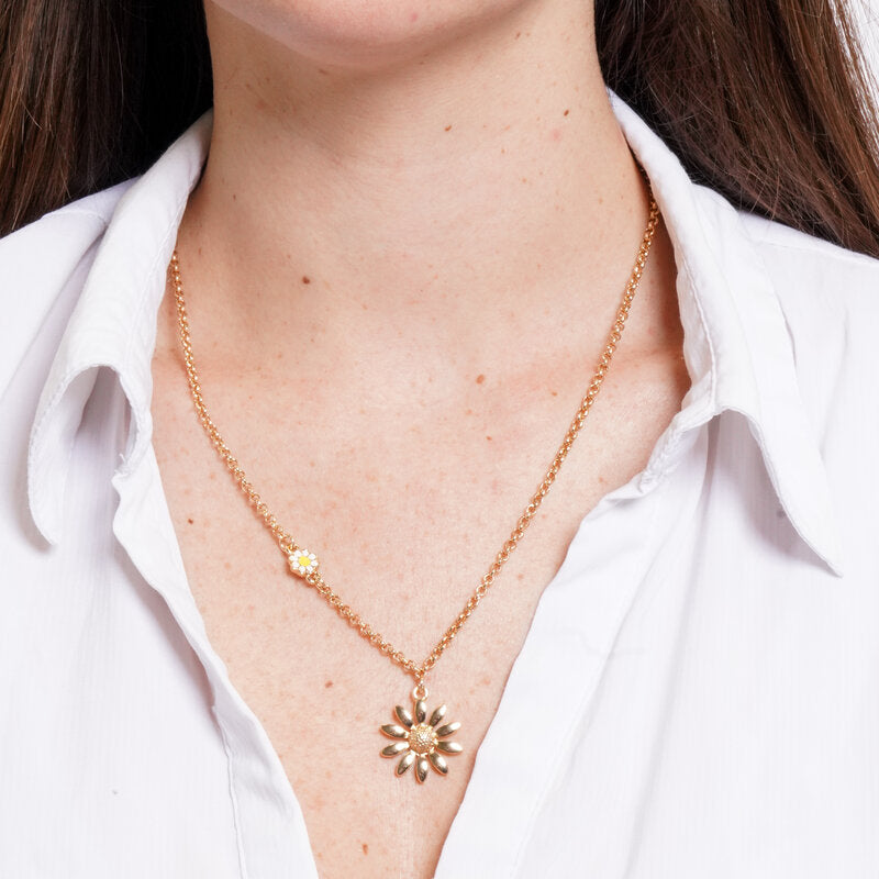 Collana in Metallo catena dorata margherita lucida rilievo centrale pendente Capri