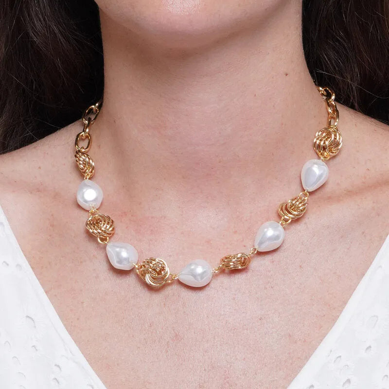 Collana in Metallo elementi dorati e perline