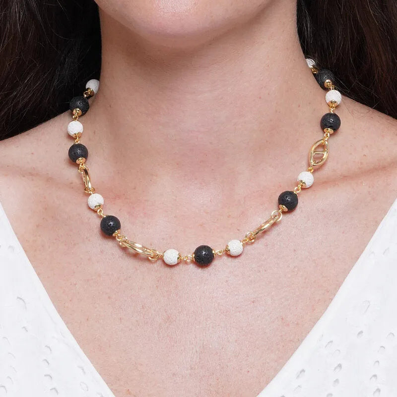 Collana in Metallo con sfere laviche  bianche e nere