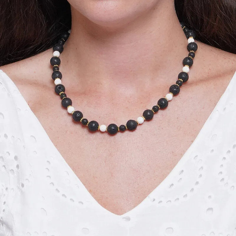 Collana in Metallo con sfere laviche nere