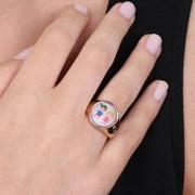 Anello in Metallo con simbolo bimbi impreziosito da smalti colorati
