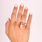 Anello in Metallo con pigna e ferro di cavallo