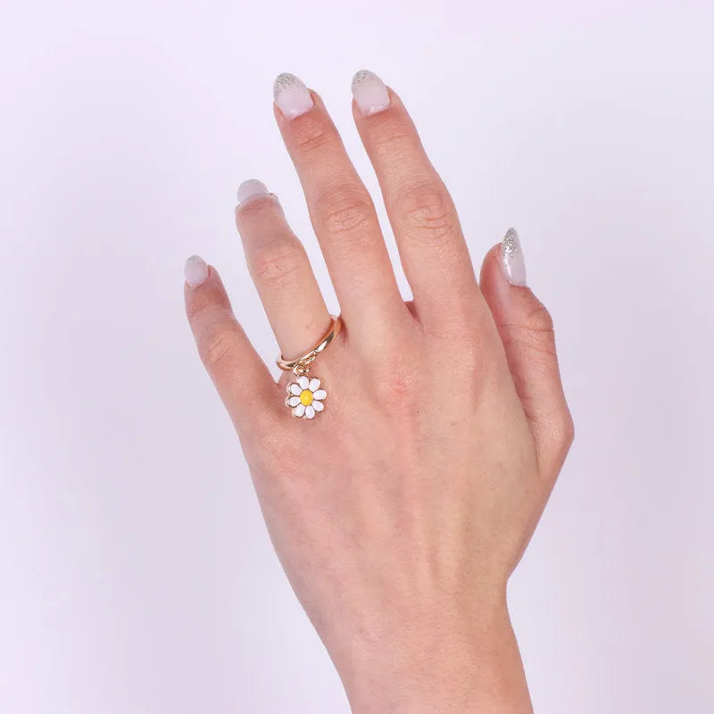 Anello in Metallo con ciondolo margherita colorata