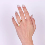 Anello in Metallo con ciondolo margherita colorata