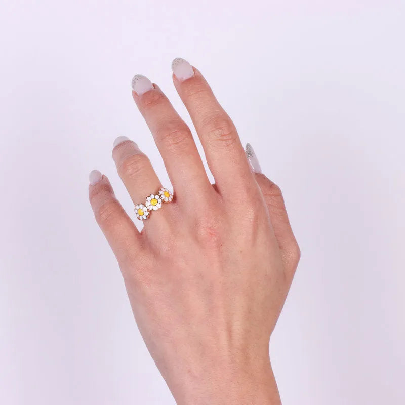 Anello in Metallo con margherite smaltate