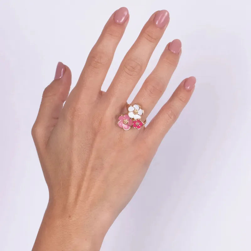 Anello in Metallo con tre fiori di cololre rosa antico, bianco e rosso - BYSIMON gioielli