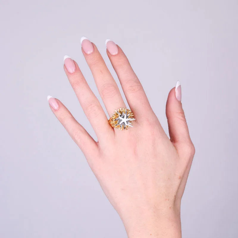 Anello in Metallo con riccio di mare placcato oro e argento e stella bianca - BYSIMON gioielli