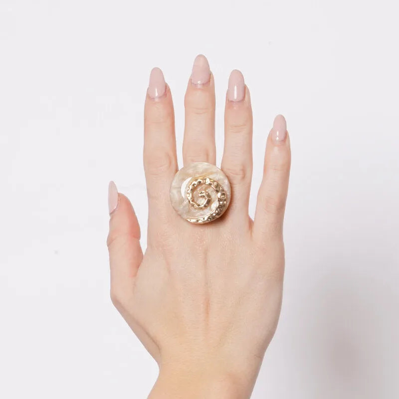 Anello in Metallo tondo con rifiniture martellate BYS - gioiello BySimon