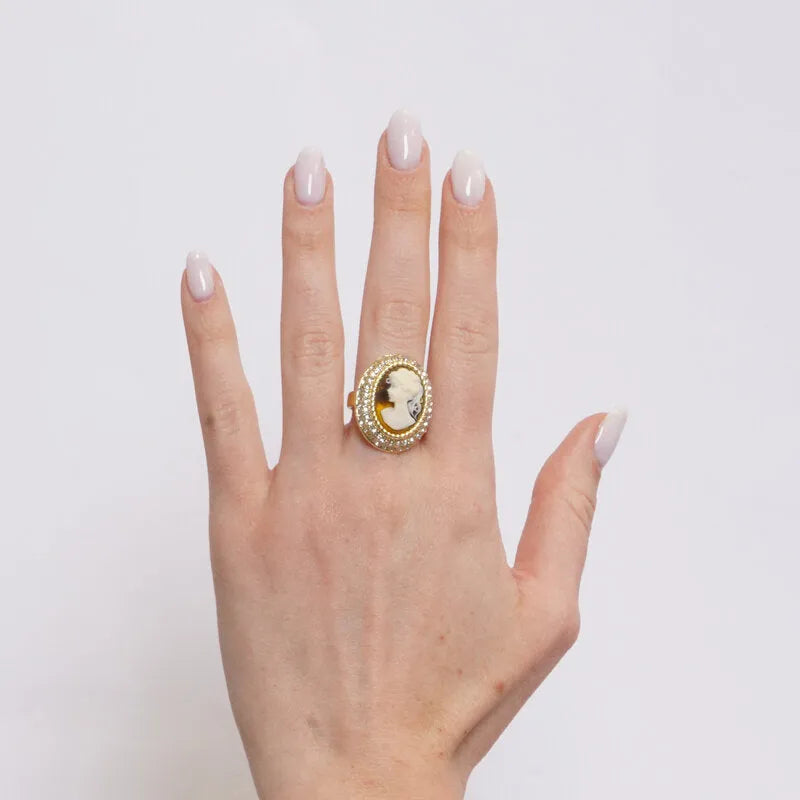 Anello in Metallo con cammeo e cristalli