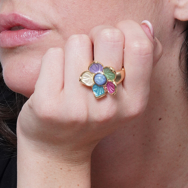 Set coordinato - Anello in Metallo e ferma foulard fiore smaltato multicolore e pietra centrale