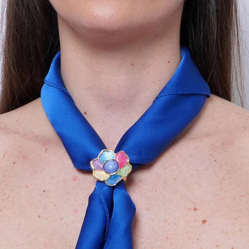 Anello in Metallo e ferma foulard fiore smaltato multicolore e pietra blu centrale