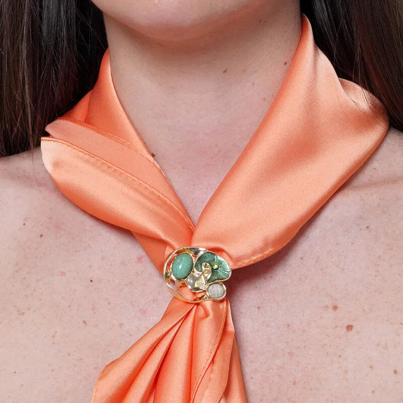 Anello in Metallo e ferma foulard forma geometrica smaltata verde e pietra verde