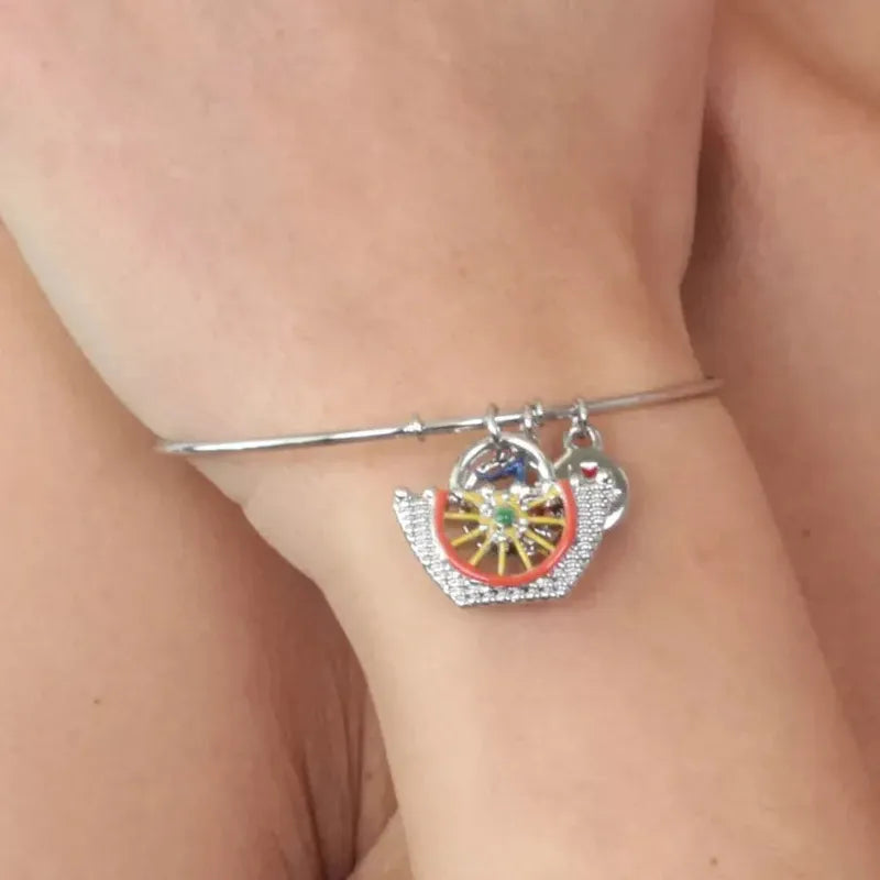 Bracciale in Metallo rigido, con coffa siciliana impreziosita da disegno ruota carretto in smalti colorati