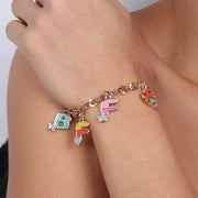 Bracciale in Metallo ciondoli lettere e cuore, pendenti  impreziositi da smalti colorati