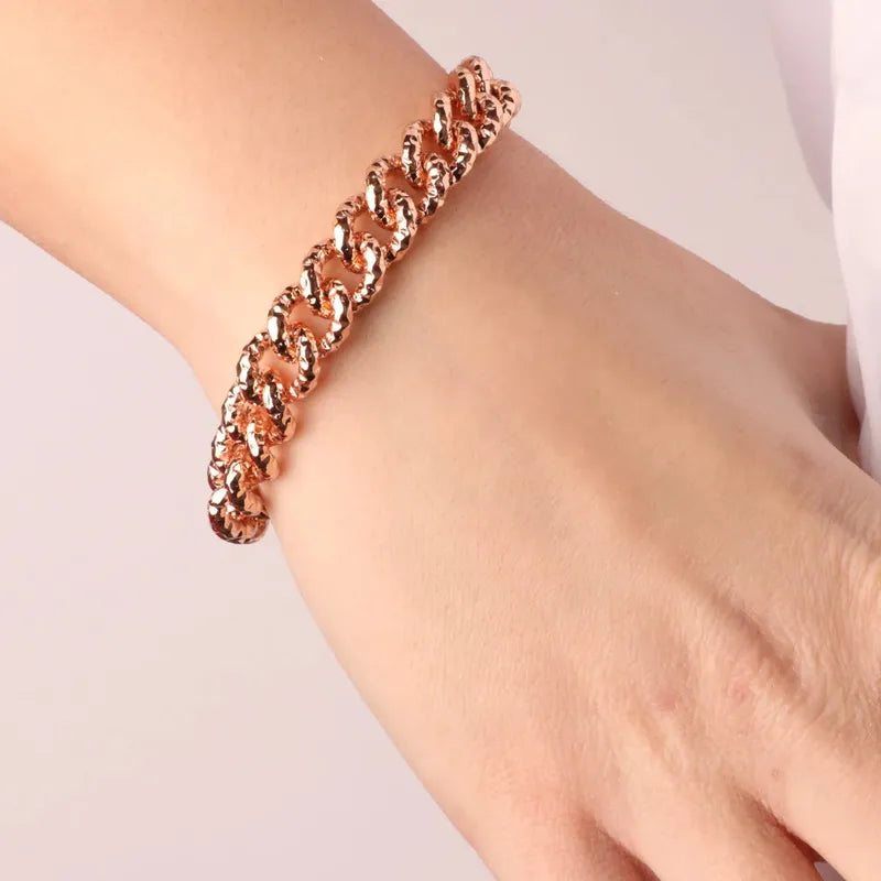 Bracciale in Metallo groumette con lavorazione martellata e chiusura ad anello