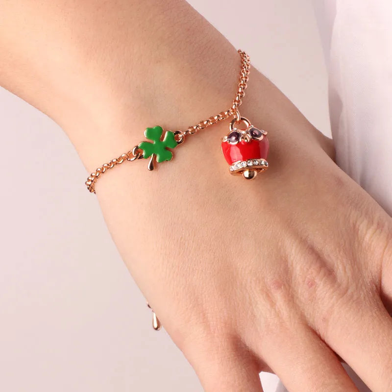 Bracciale in Metallo con quadrifoglio e campanella portafortuna a gufo con smalto rosso e cristalli bianchi - BYSIMON gioielli