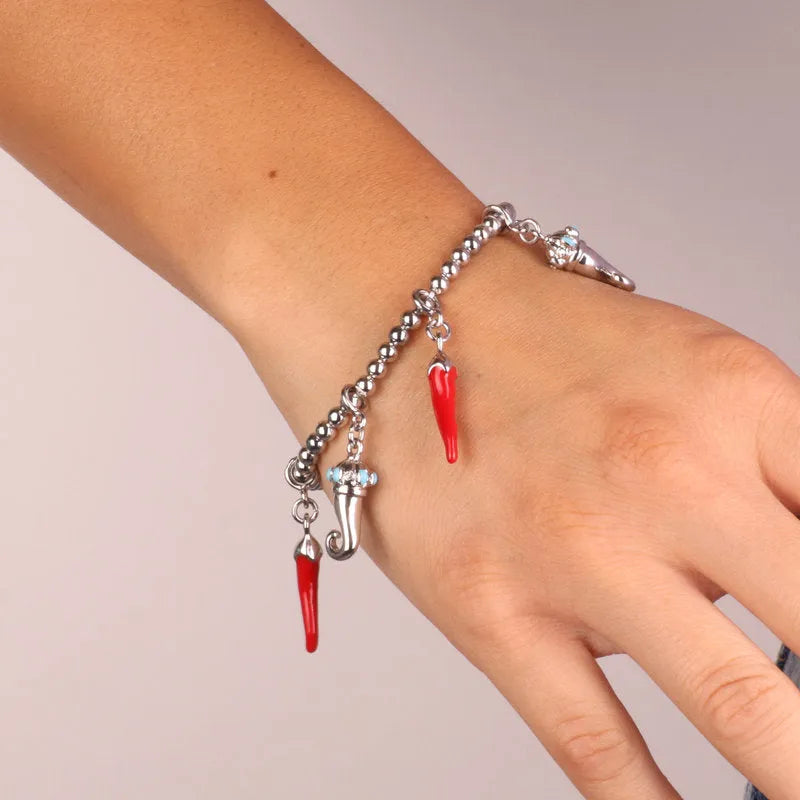 Bracciale in Metallo con cornetti portafortuna in smalto rosso - BYSIMON gioielli