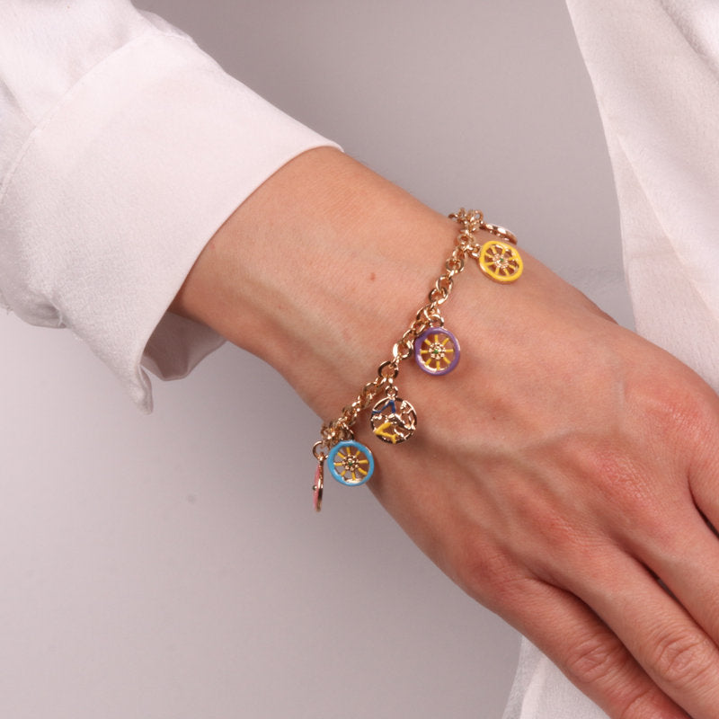 Bracciale in Metallo con ruote carro colorate e trinacria pendenti